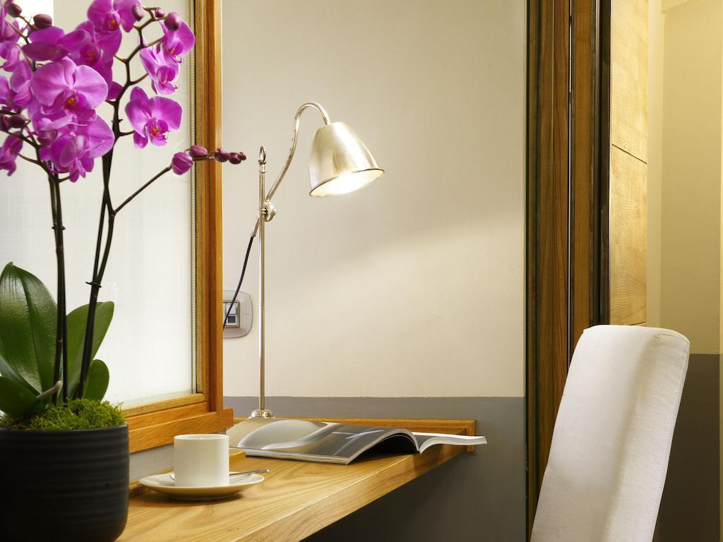 Hotel Mario De' Fiori 37 Roma Exterior foto